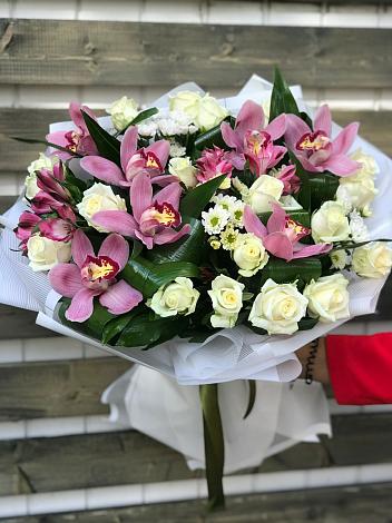 Букет цветов из: Розы и Хризантемы в Венгерово