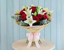 Букет цветов из:  Лилии и Розы в Венгерово