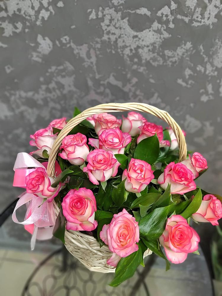 Цветочная композиция из Розы в корзине в Венгерово