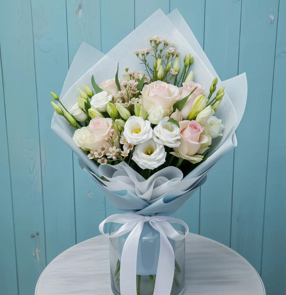 Букет цветов из: Розы и Лизиантусы в Венгерово