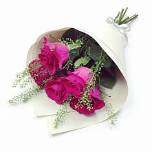 Букет цветов из:  Розы в Венгерово