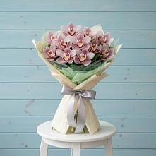 Букет цветов из:  Орхидеи и Розы в Венгерово