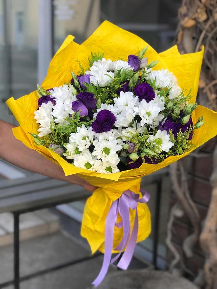Букет цветов из: Ирисы, Хризантемы и Ромашки в Венгерово