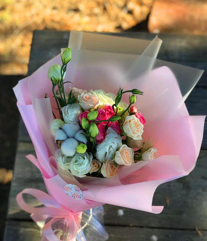 Букет цветов из: Розы и Лизиантусы в Венгерово