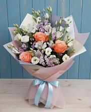 Букет цветов из:  Лизиантусы, Розы, Альстромерии и Гипсофила в Венгерово