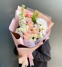 Букет цветов из:  Хризантемы и Розы в Венгерово
