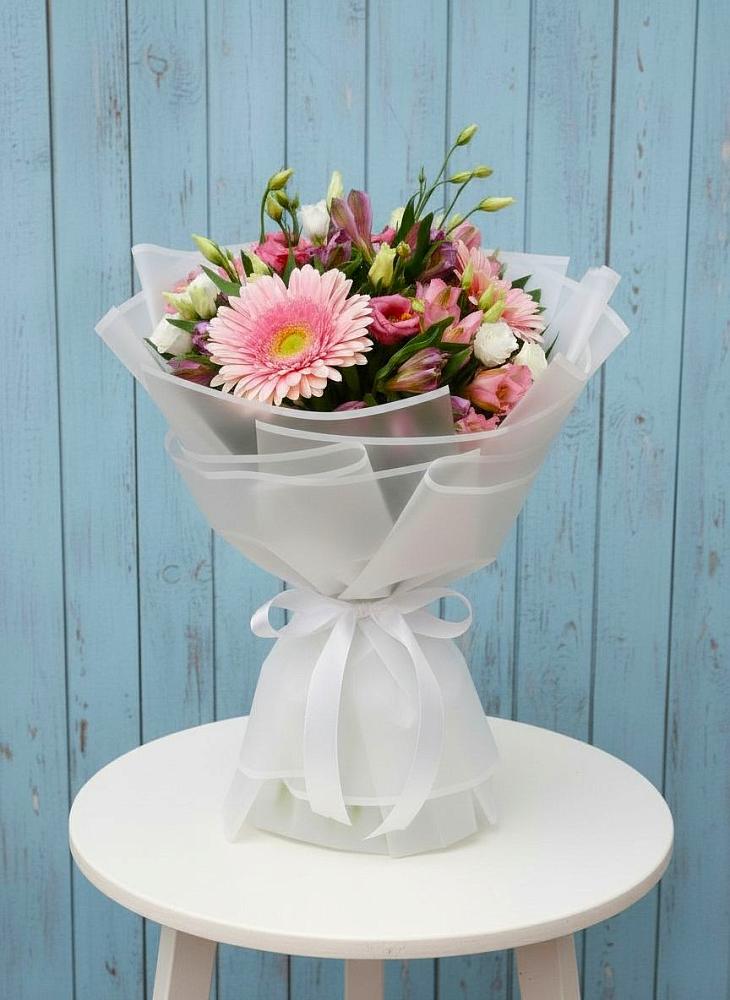 Букет цветов из: Герберы, Альстромерии и Лизиантусы в Венгерово