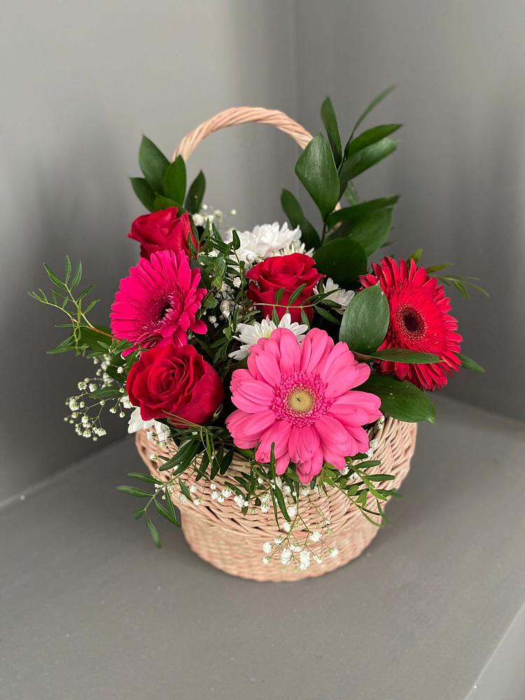 Цветочная композиция из Розы, Хризантемы и Герберы в корзине в Венгерово
