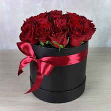 Цветочная композиция из Розы в шляпной коробке в Венгерово