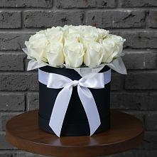 Цветочная композиция из Розы в шляпной коробке в Венгерово